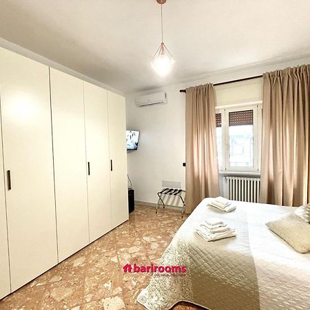 Barirooms Piccinni Exteriör bild