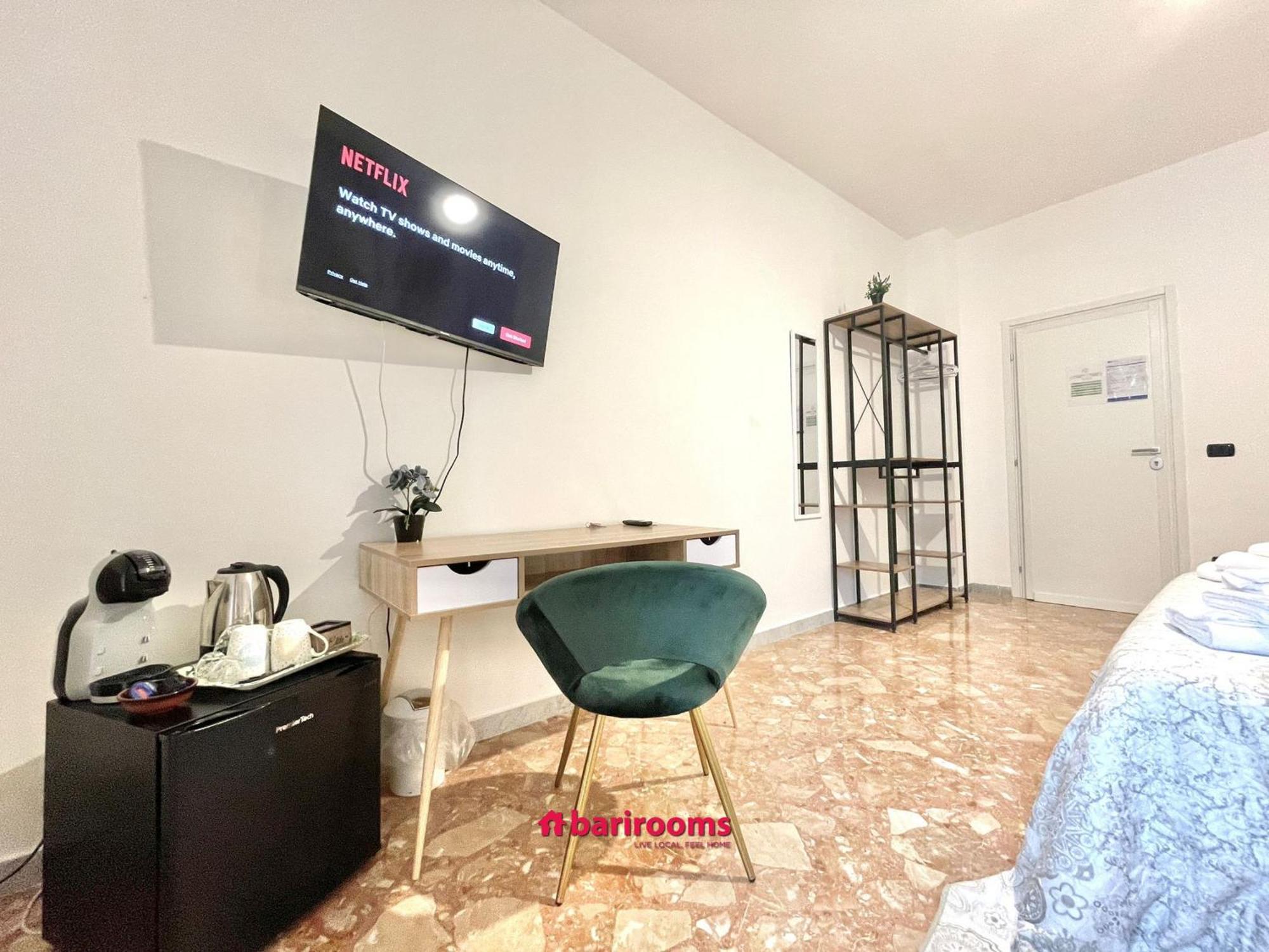 Barirooms Piccinni Exteriör bild