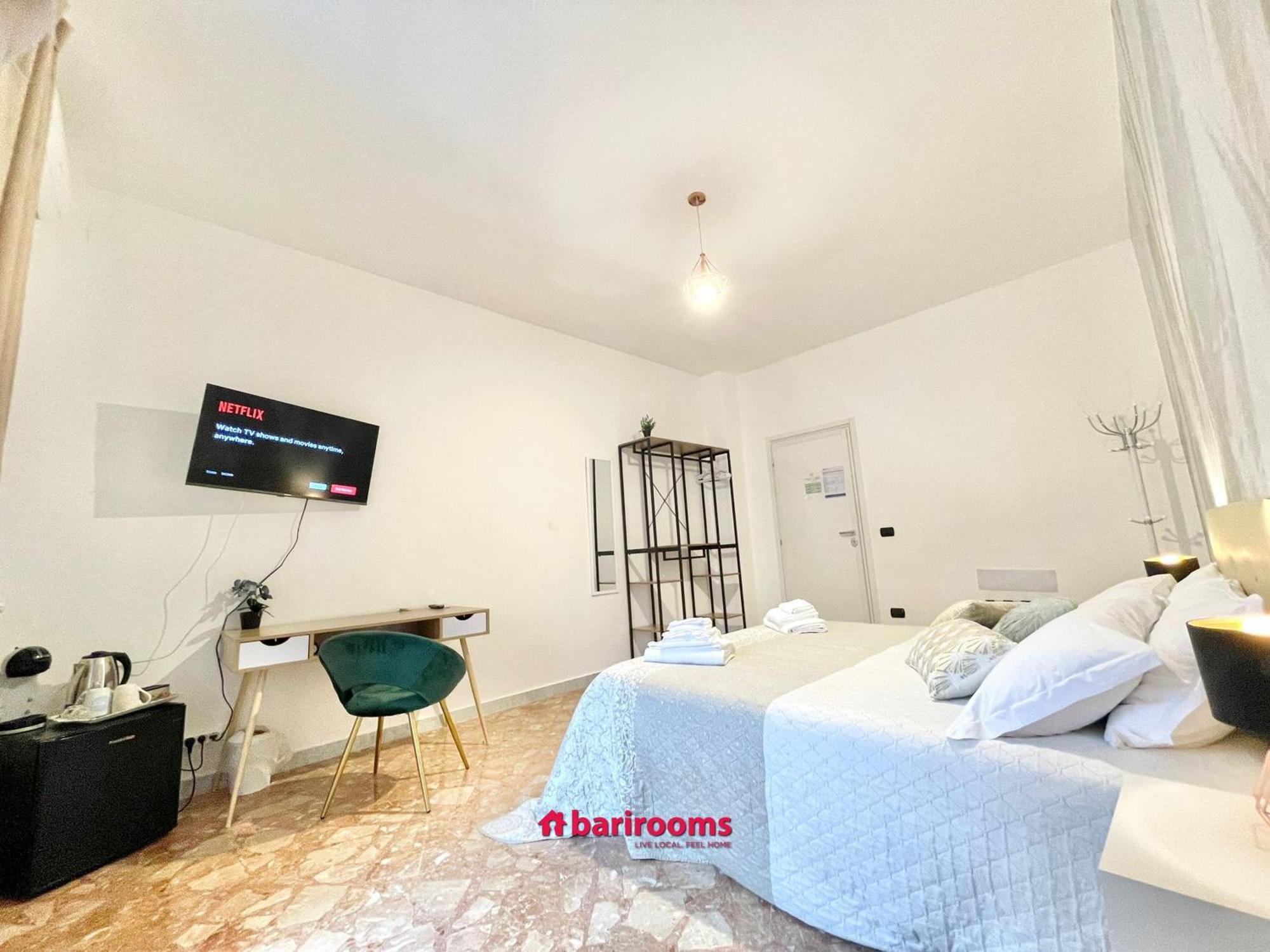 Barirooms Piccinni Exteriör bild