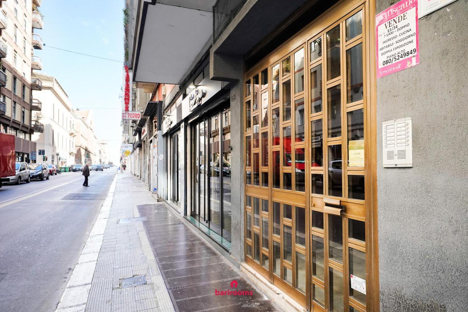 Barirooms Piccinni Exteriör bild